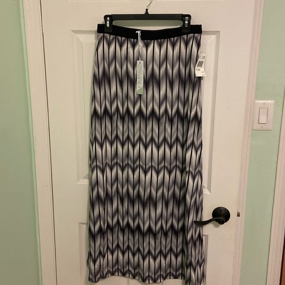 Buffalo David Bitton Dresses & Skirts - 4/$50 ✨✨ Opti print maxi skirt